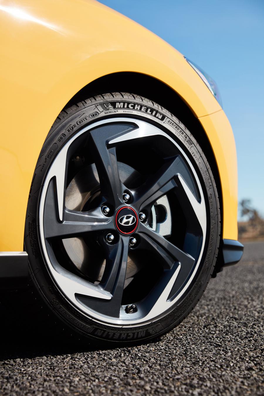 Колеса Hyundai Veloster Turbo Premium 2019 года  (AU) (фото 11 из 41)